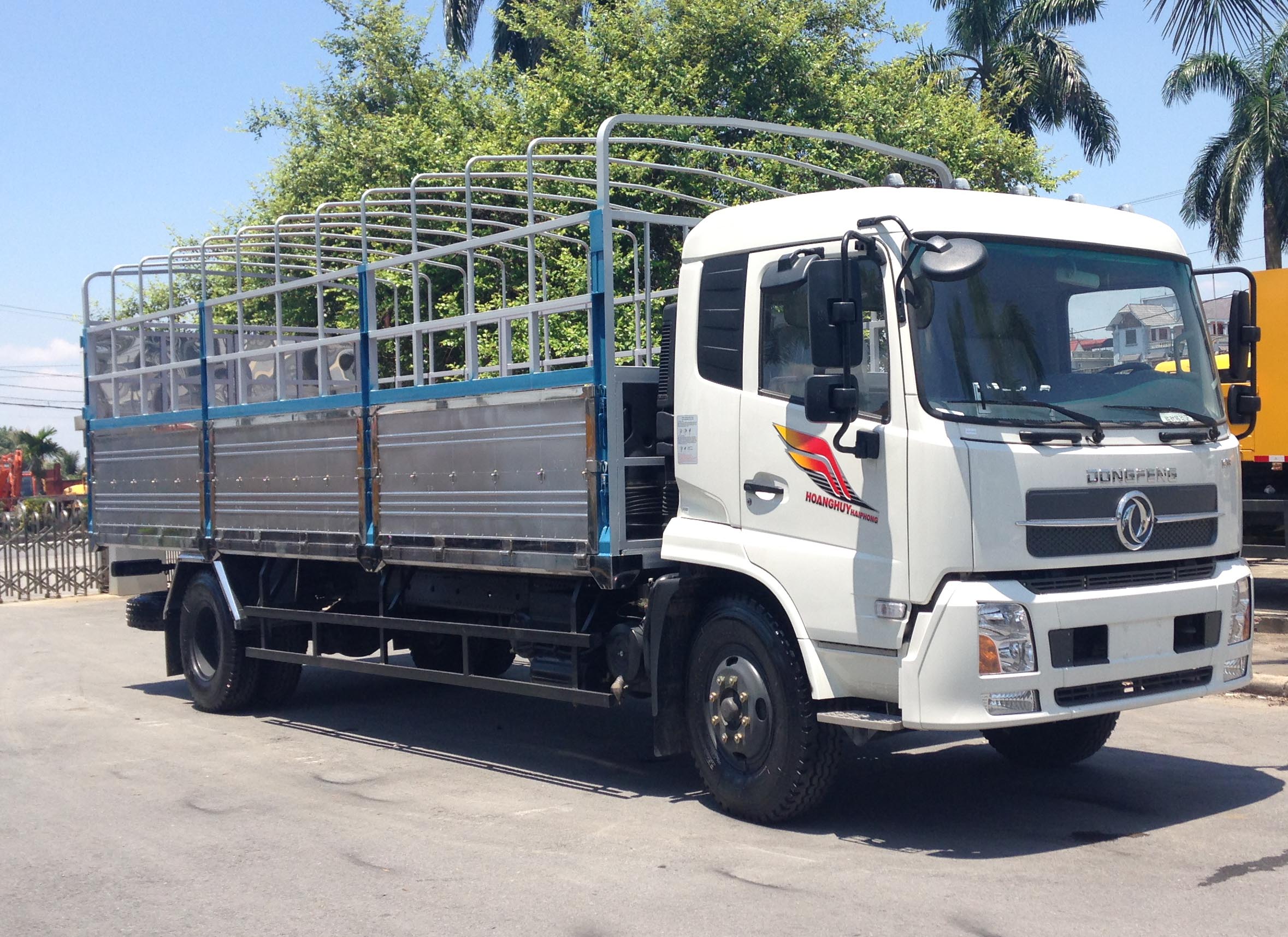 Tải thùng B170 - 9,3 Tấn